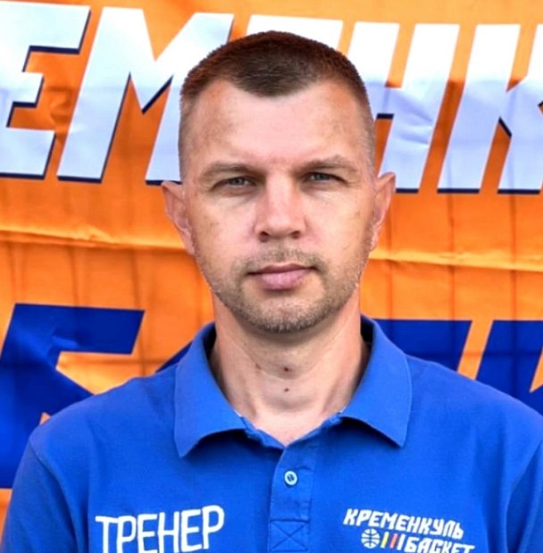 Выбираем школьного тренера, который первым ведёт детей к высотам 