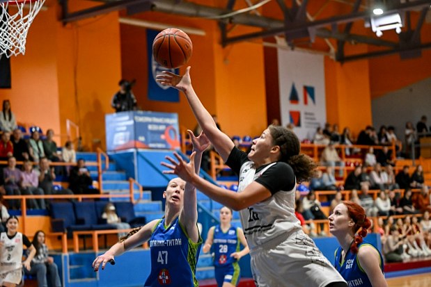 Южноуральские баскетболистки Высшей лиги начали плей-офф с побед 