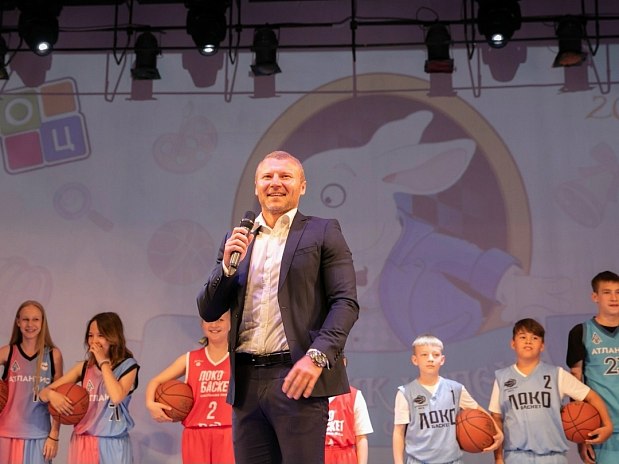 Тренер по баскетболу – в числе лучших учителей физкультуры 