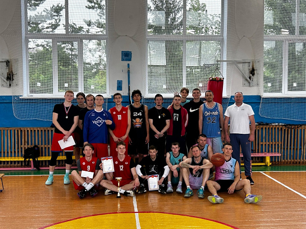 Шторм не остановил баскетболистов Еманжелинска, но внес коррективы в Кубок района по баскетболу 3х3 