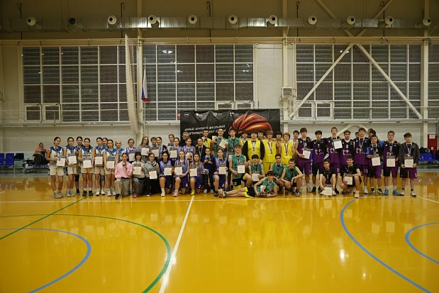 Такой интриги на школьной баскетбольной лиге мы давно не видели 