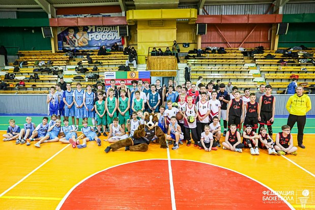 Хороший уровень игры и позитивная атмосфера на Школьной лиге по баскетболу 3х3 