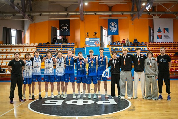 Начали подготовку за 1,5 недели и заняли весь пьедестал почета на Первенстве 3х3 среди юниоров до 19 лет 