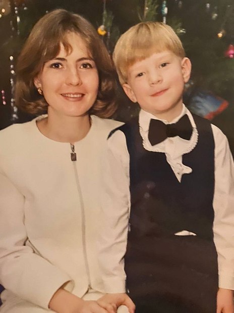 Благодаря маме начал заниматься баскетболом и влюбился в игру с мячом 